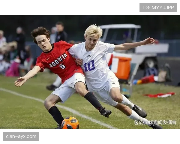 足球巨星再创佳绩：荣誉加身仍迎难而上，持续领跑赛场