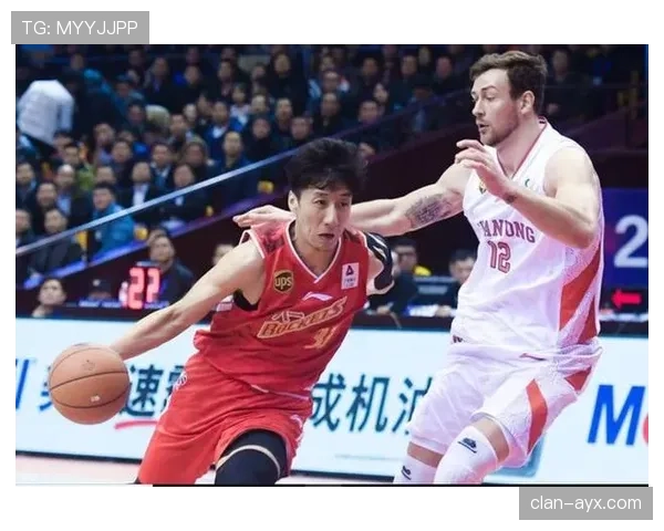 奥布拉克神勇发挥助球队领跑积分榜，2025赛季状态全面回暖