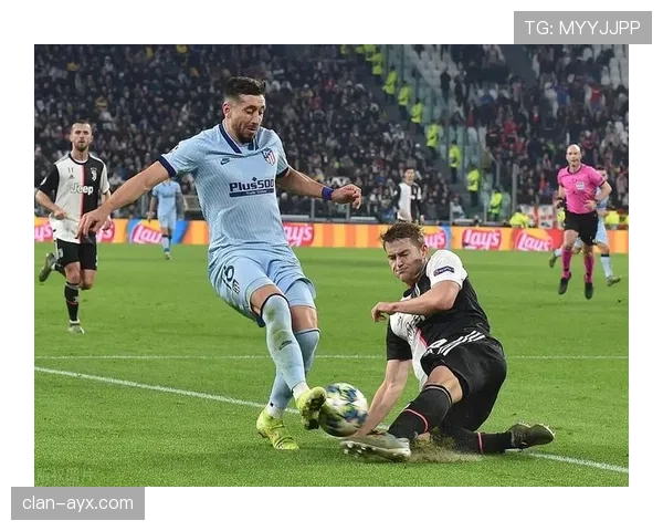 雷吉纳战术新解:重塑现代足球攻防平衡的关键策略