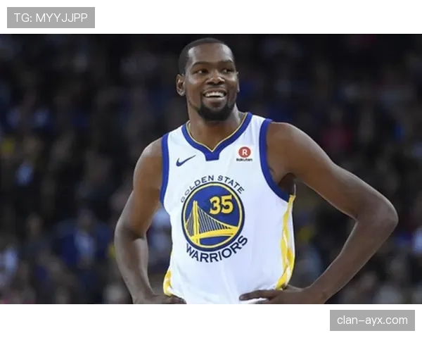 杜兰特新衣柜比我家客厅还大，是在开秀场还是搬家？